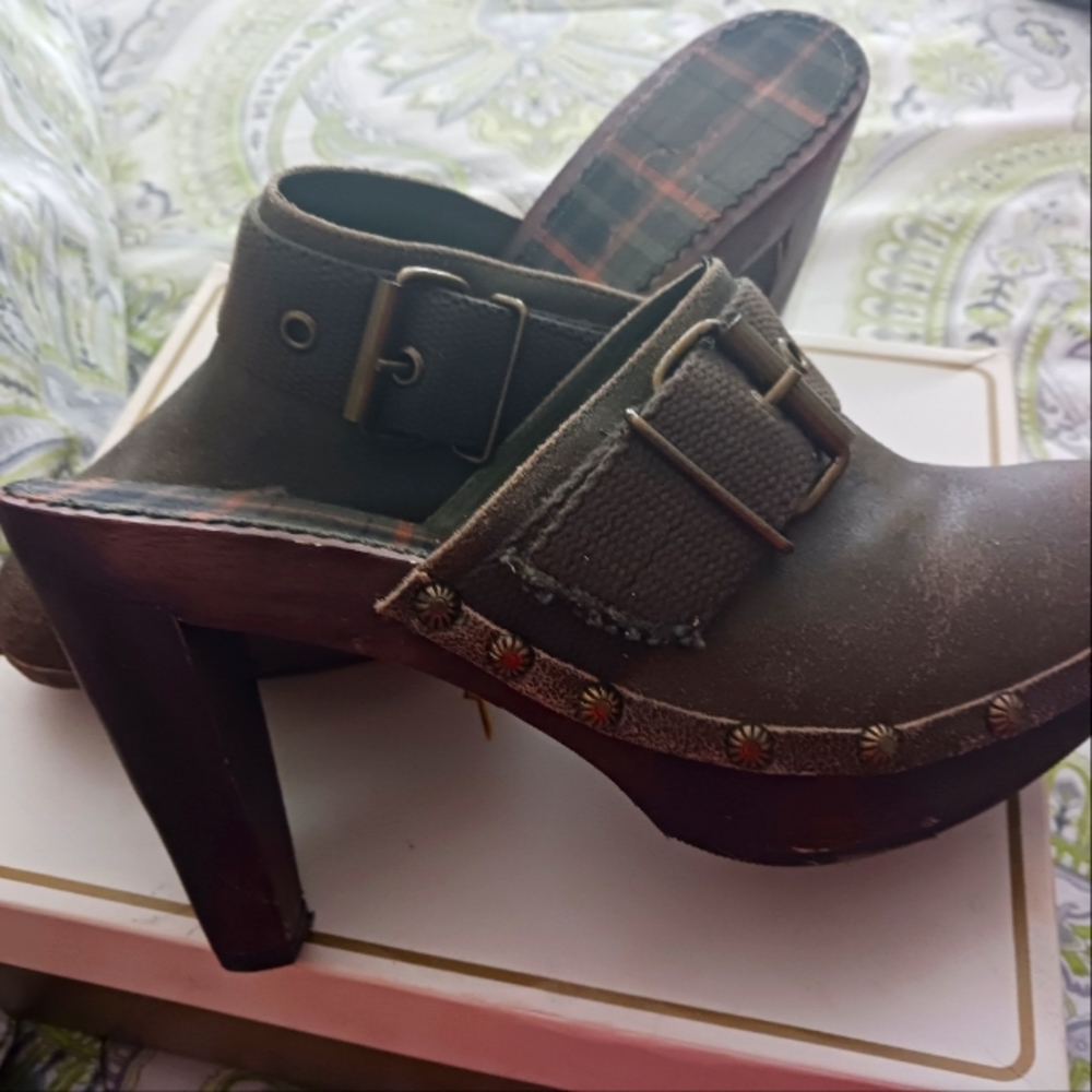 Shoes